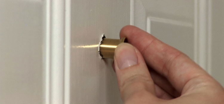 peephole door repair in Aventura
